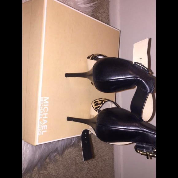 Michael kors shoes - Picture 4 of 4